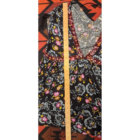 NEW Free People Floral Boho Top With V-Neck & Embroidered Details - Picture 9 of 13